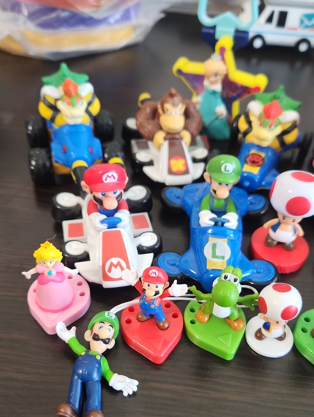 Mario Figure Lot - Picture 3 of 4